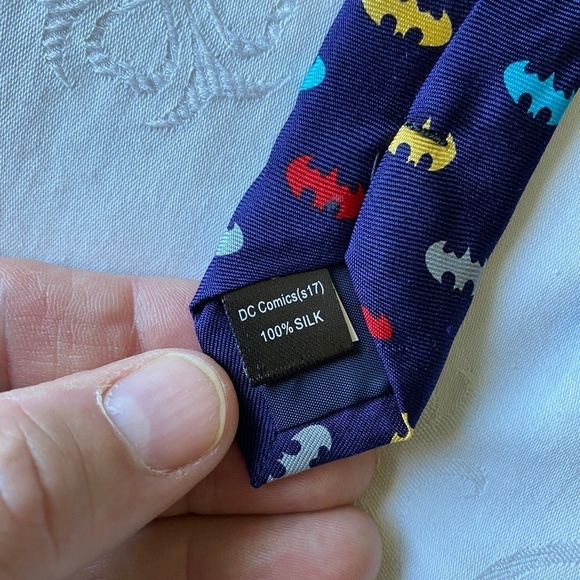 Batman Youth Colorful Bat Signal 100% Silk Tie Boys Purple Standard - Picture 3 of 7